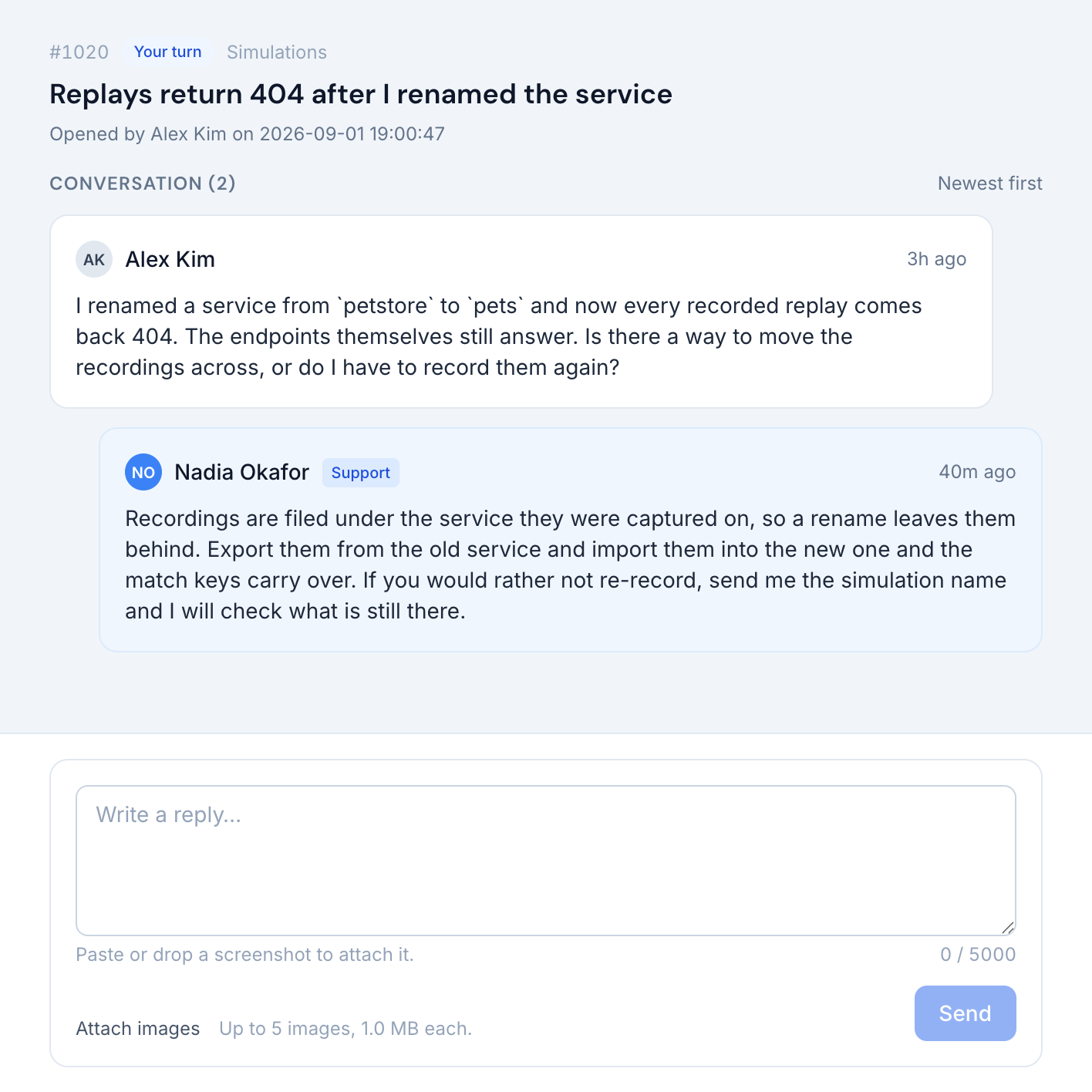 One issue open: its number, status and subject at the top, the customer's report and the reply from support below it, and the reply box at the bottom