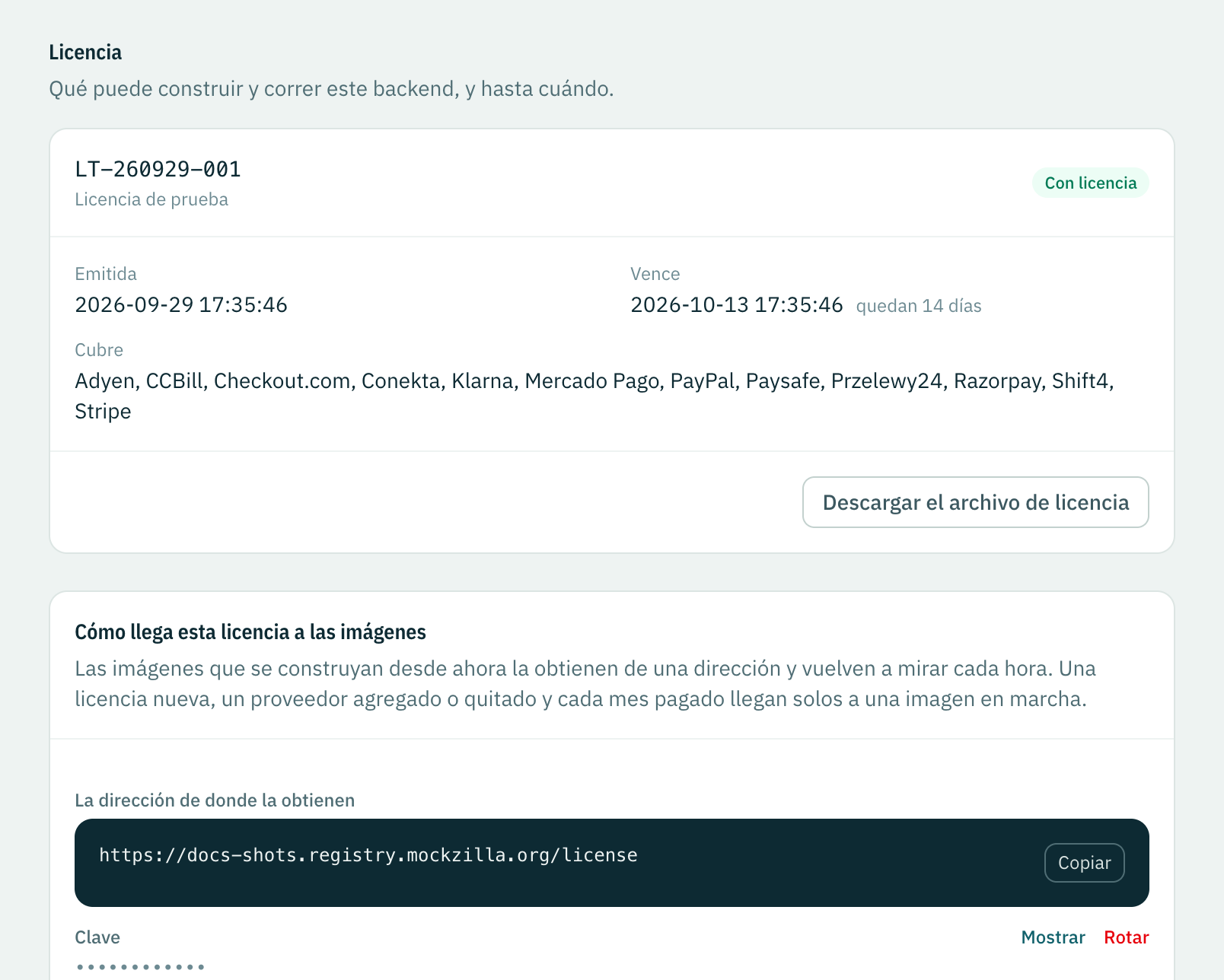 La página Licencia del backend self-hosted Payments for CI: una licencia de prueba, sus fechas, los proveedores que cubre y la dirección y la clave con las que las imágenes la descargan.